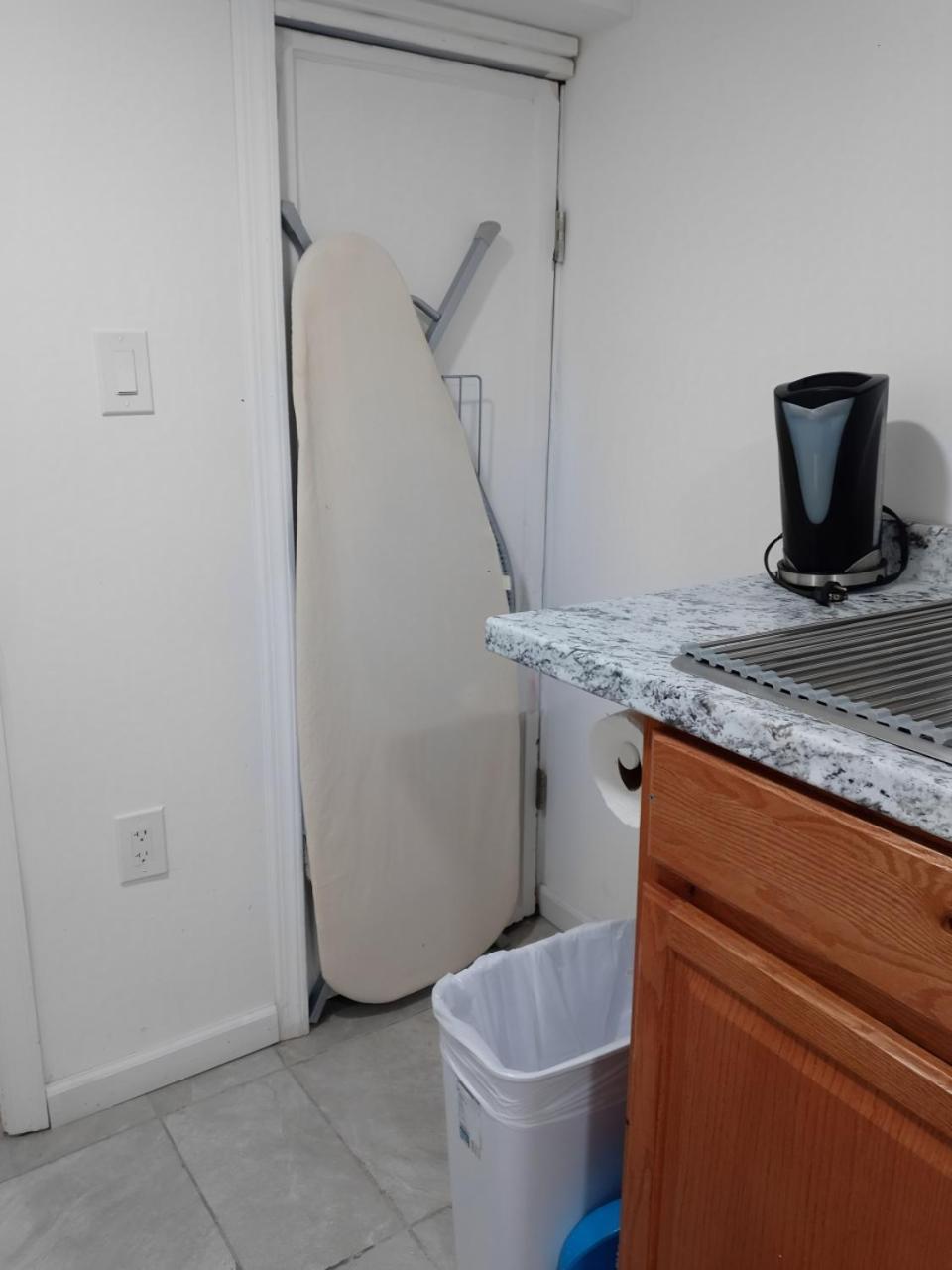 "Cozy Basement Retreat Just 40 Minutes To Nyc!" Apartman Irvington Kültér fotó